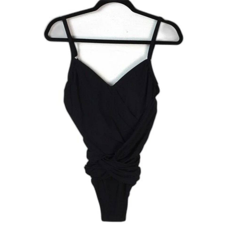 Gottex nwt strappy